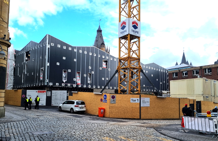 Köln; Die Ewige Baustelle