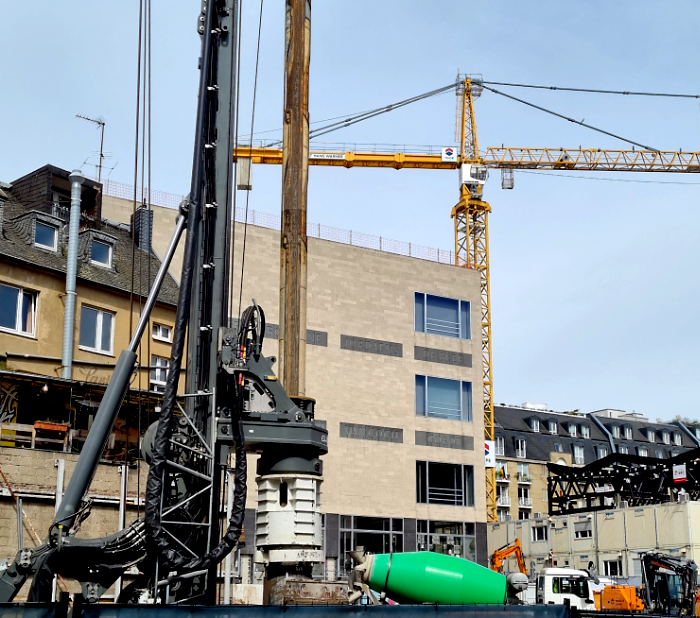 Köln; Die Ewige Baustelle